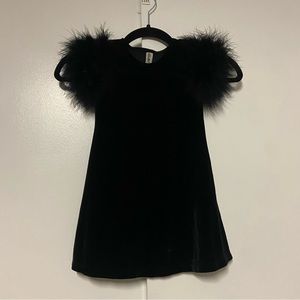 vintage mignone girls black velvet dress with Faux feathers on sleeve Size 2T